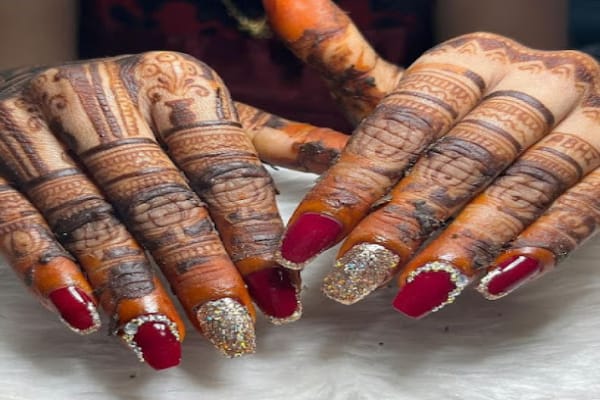 SONALI'S SALON & ACADEMY