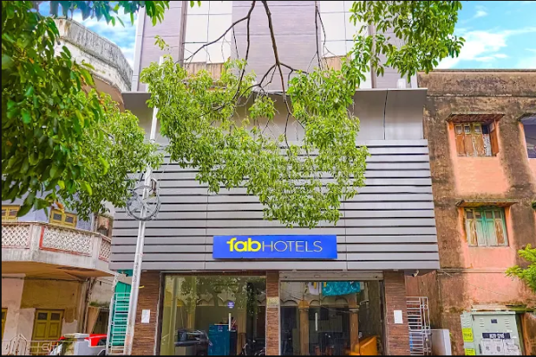 FabHotel Eros 211