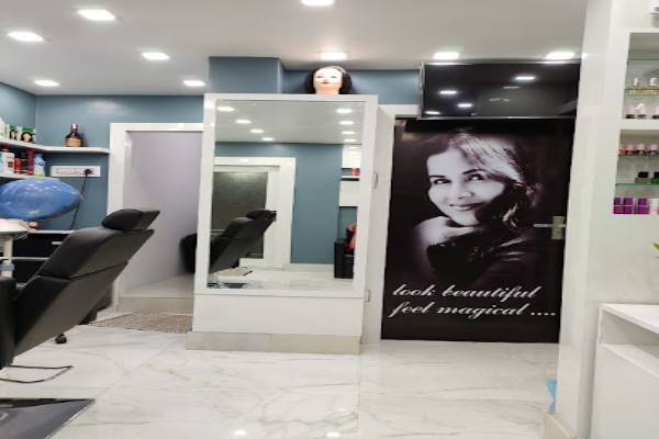 Hena's Beauty & Makeover Studio