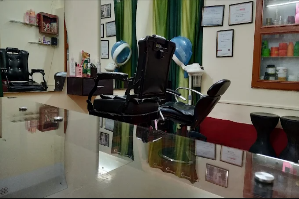 ARSHI LADIES BEAUTY PARLOUR AND MAKE UP STUDIO