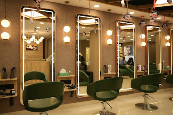 EYE TURNERS HAIR AND BEAUTY SALON