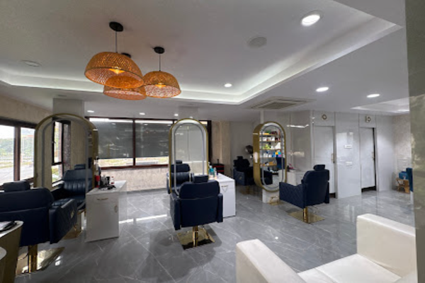 Maison Rose Family salon