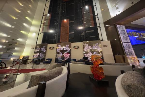 Food & Restaurant