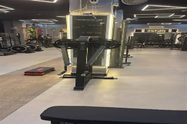 CORE FITNESS STUDIO (Unisex Gym)